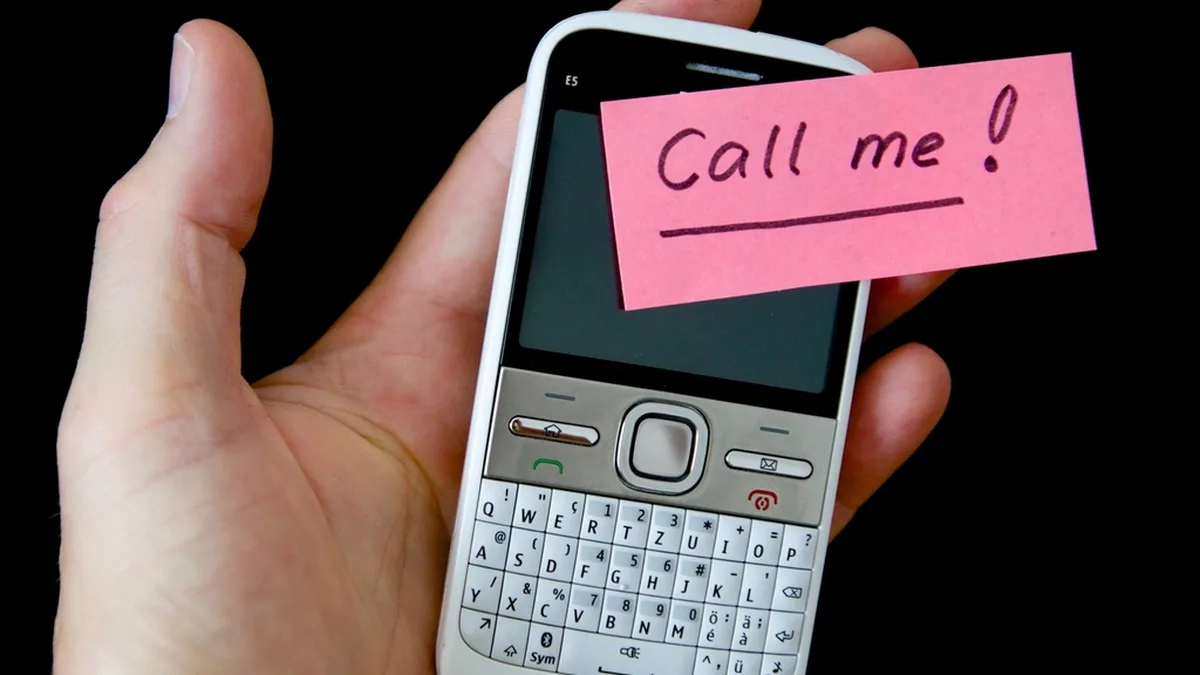 Notifications clients : courriel ou SMS ?